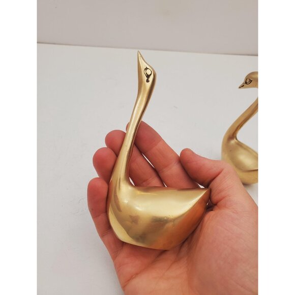 Vintage Brass Swans | Vintage Brass Swan | Vintage Brass Decor | Wedding Decor | - Picture 8 of 10